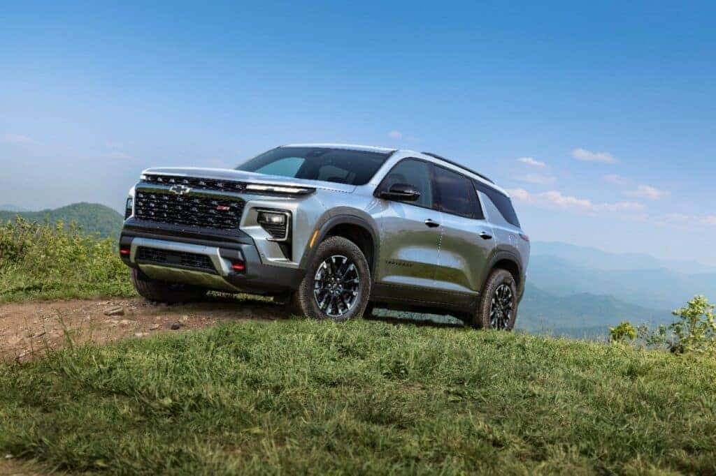 2024 Chevrolet Traverse Off Road Front View