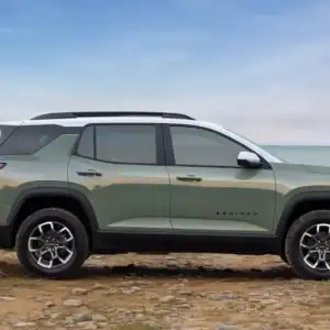 2026 Chevrolet Equinox Cacti Green with Summit White roof side view
