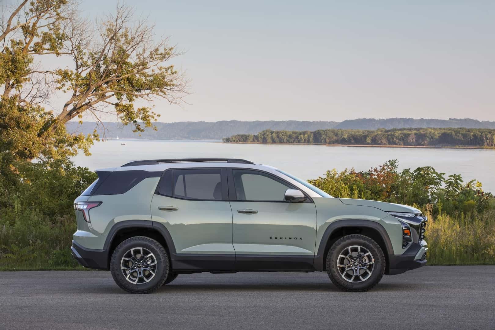 2026 Chevrolet Equinox Passenger Side Profile