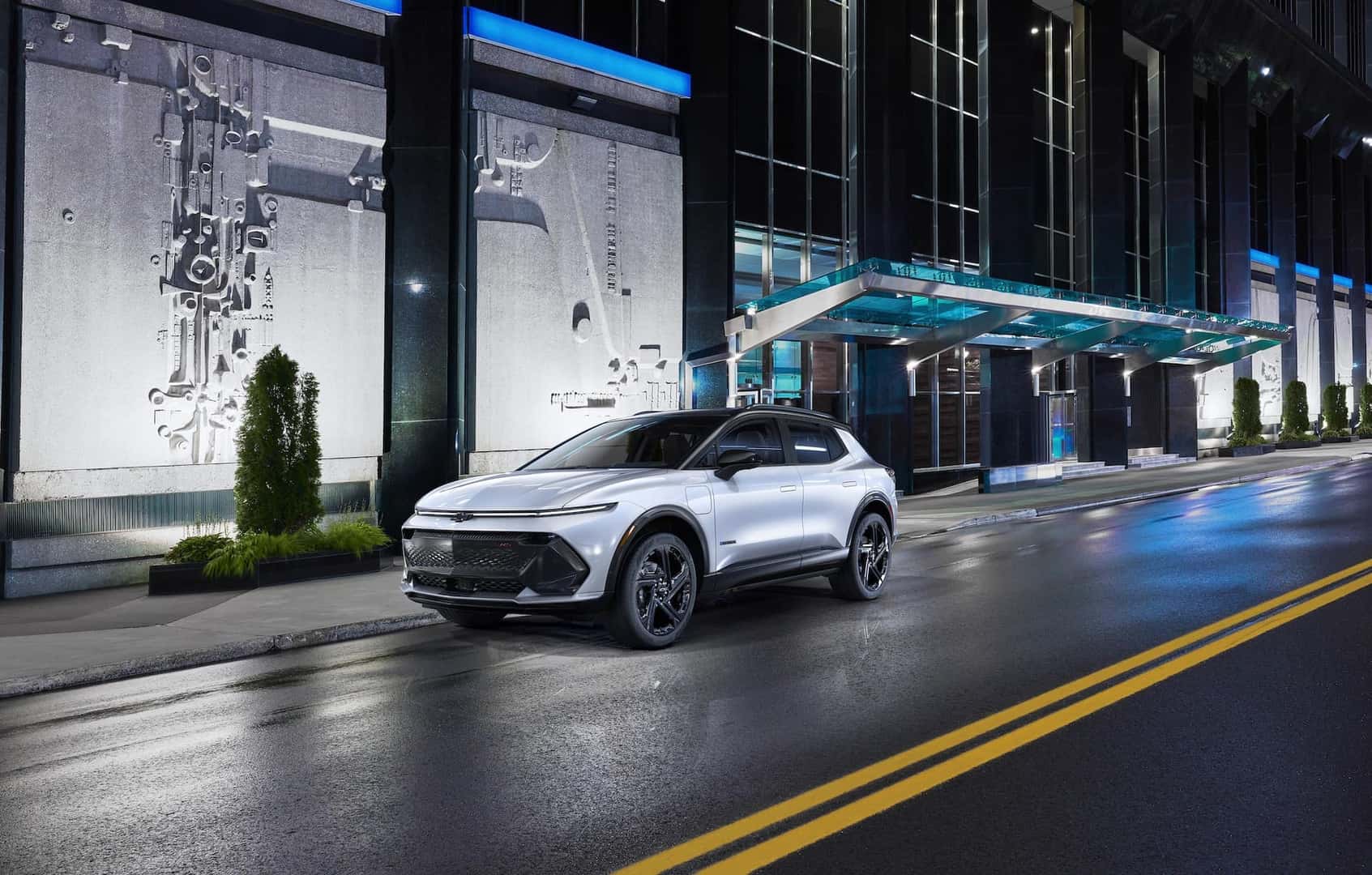 2026 Chevrolet Equinox EV 3RS Front Driver Profile