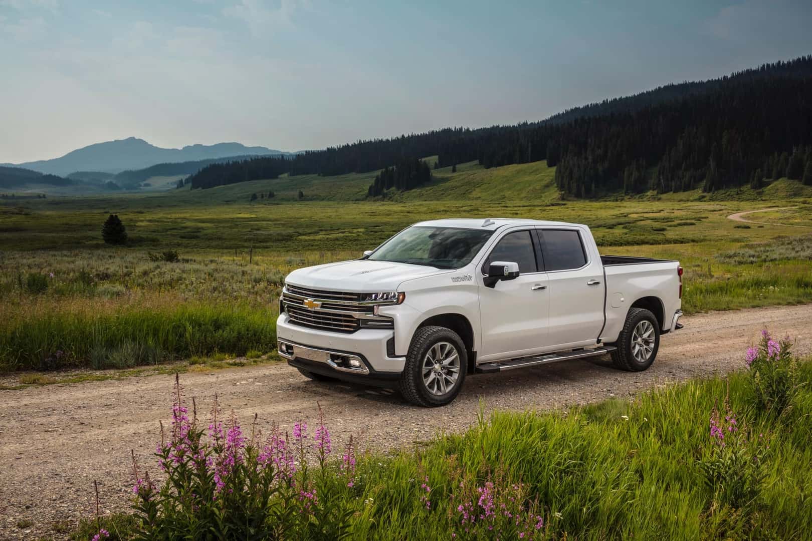 2021 Chevrolet Silverado 1500 High Country white