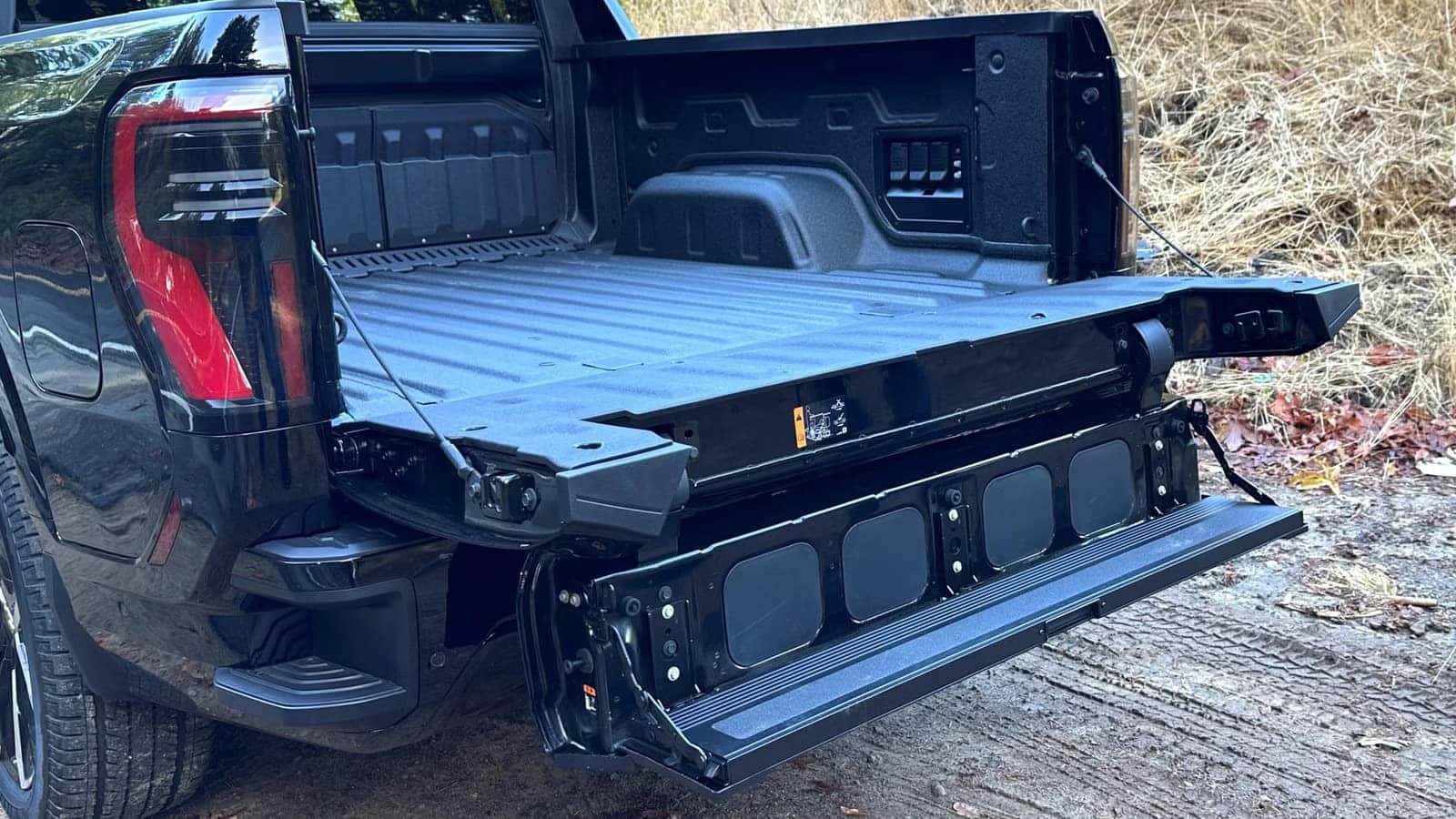 2025 GMC Sierra EV Tailgate