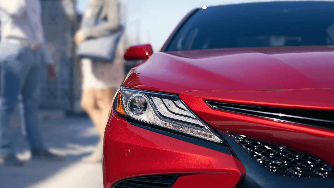 2018 Toyota Camry Headlight detail