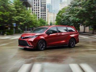 2025 Toyota Sienna vs. Toyota Highlander | Minivan or SUV?