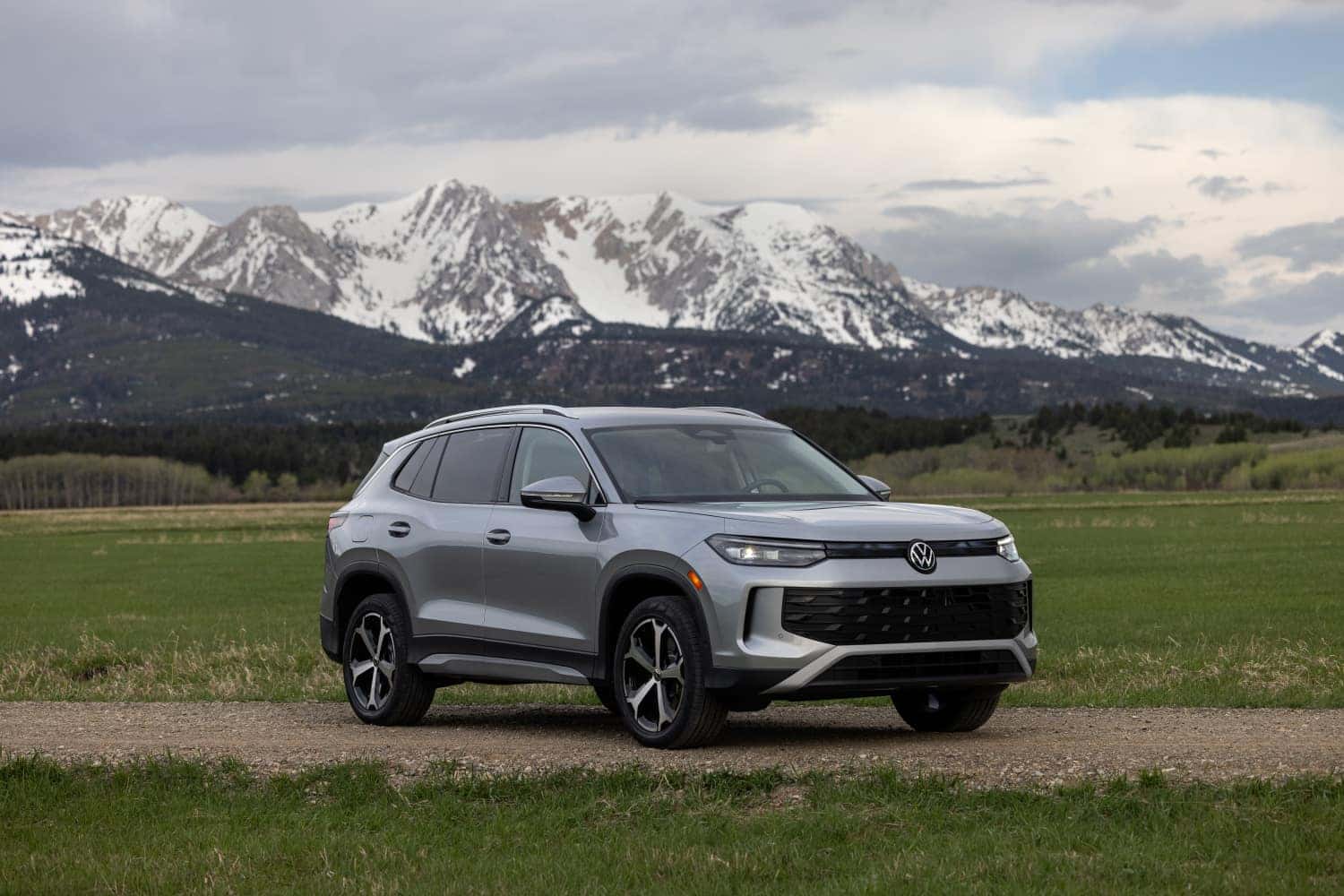 Front Shot of 2025 VW Tiguan