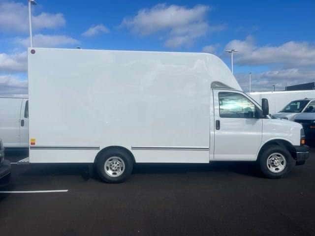New 2024 Chevrolet Silverado 3500 Chassis Cab for Fedex Near Grove, City OH