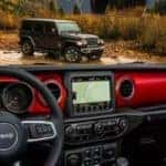 2018 Jeep Wrangler Rubicon interior console red