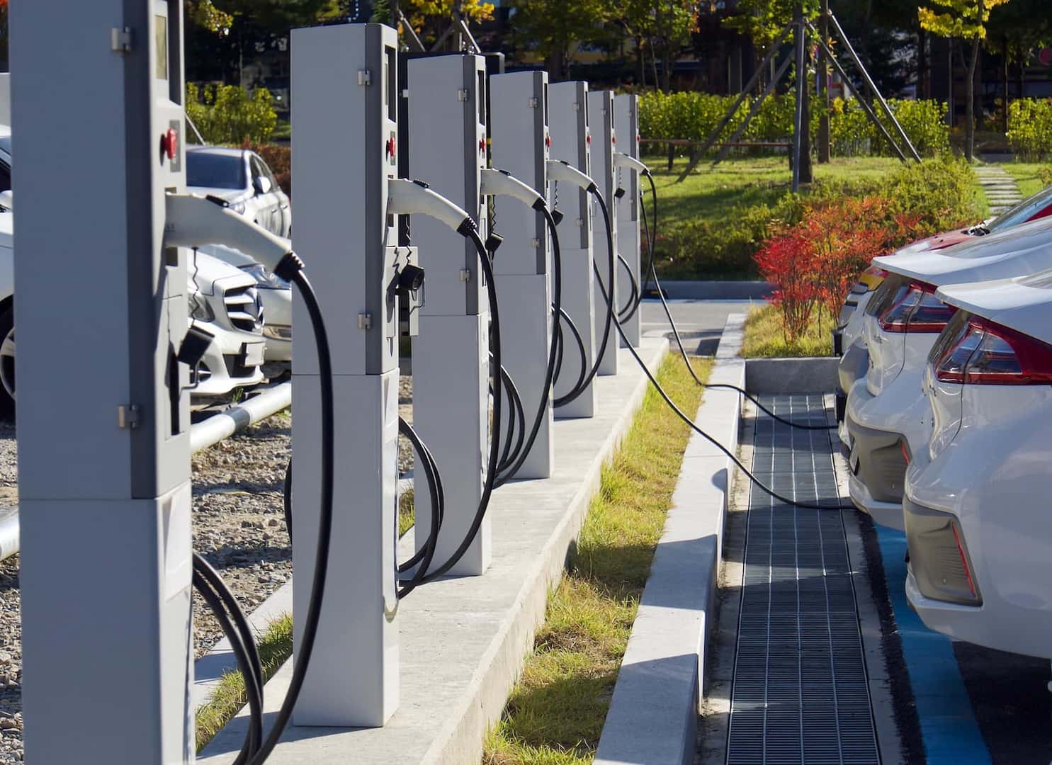 Electric vehicle charging station
