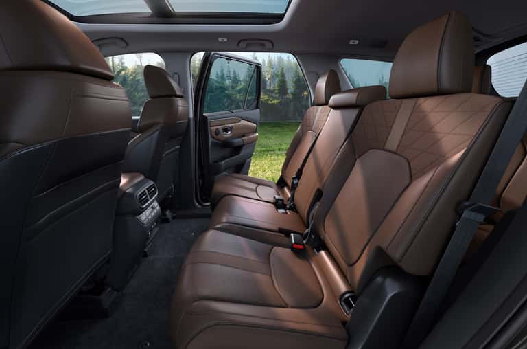 Pilot Elite second-row bench seating