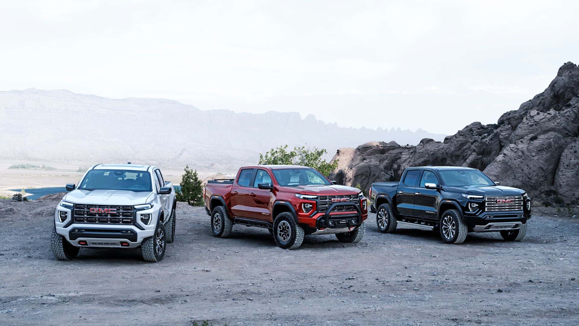 2025-gmc-canyon-group-001