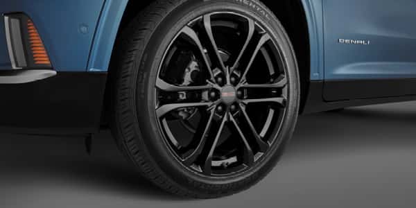 Aluminum Split-Spoke Wheel in Gloss Black