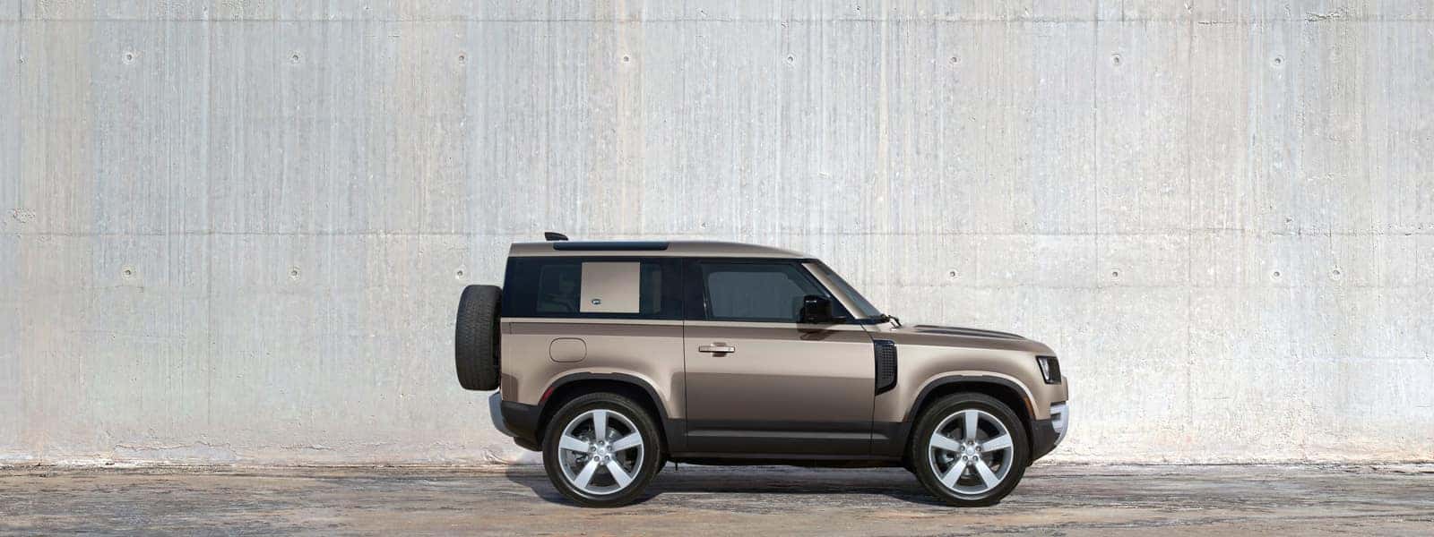 ADVANTAGES OF BUYING AN END OF YEAR MODEL LAND ROVER