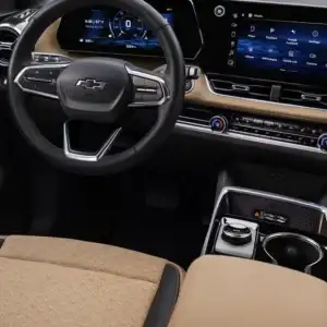 2026 Chevrolet Equinox Black and Maple Sugar interior