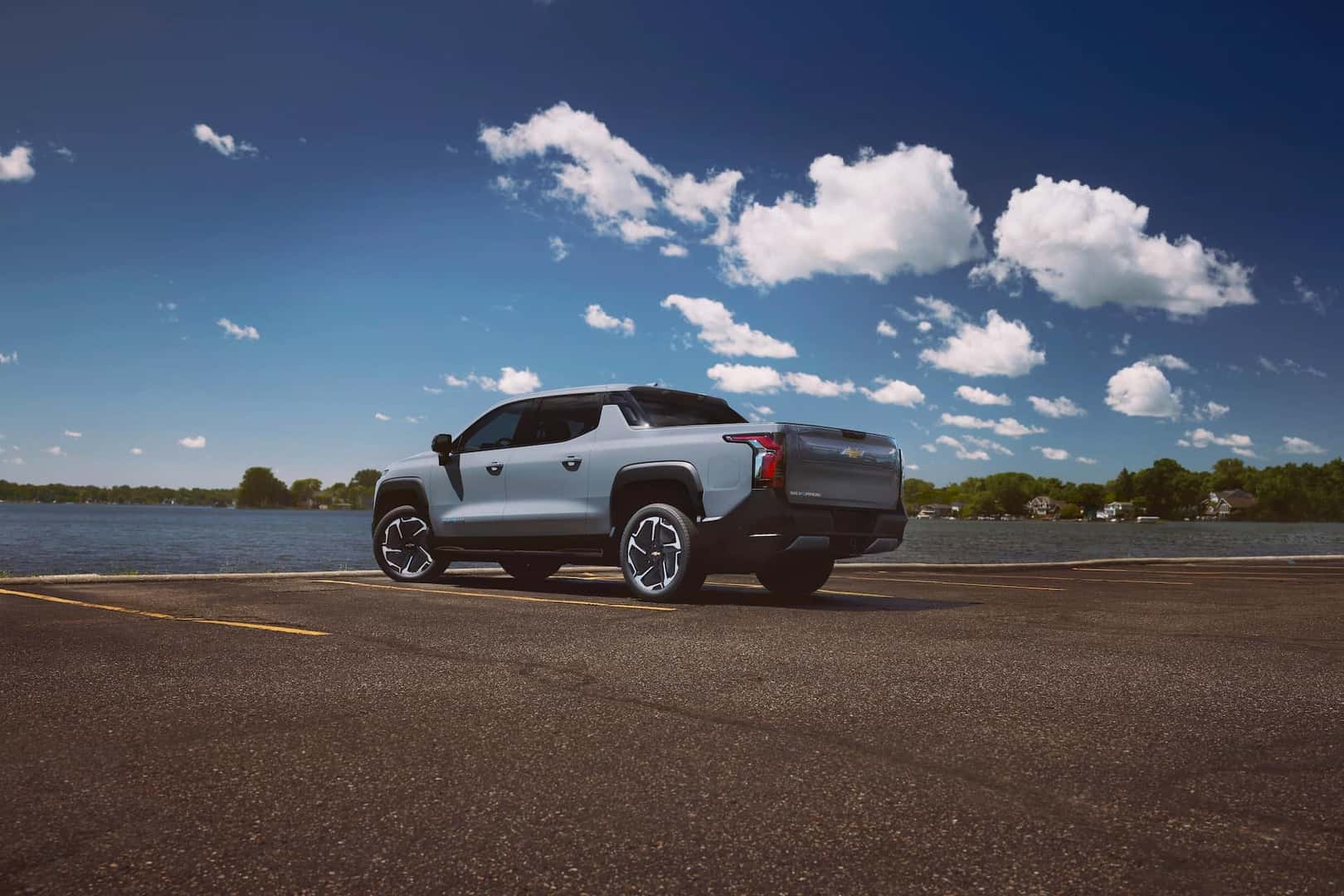 2025 Chevrolet Silverado EV LT