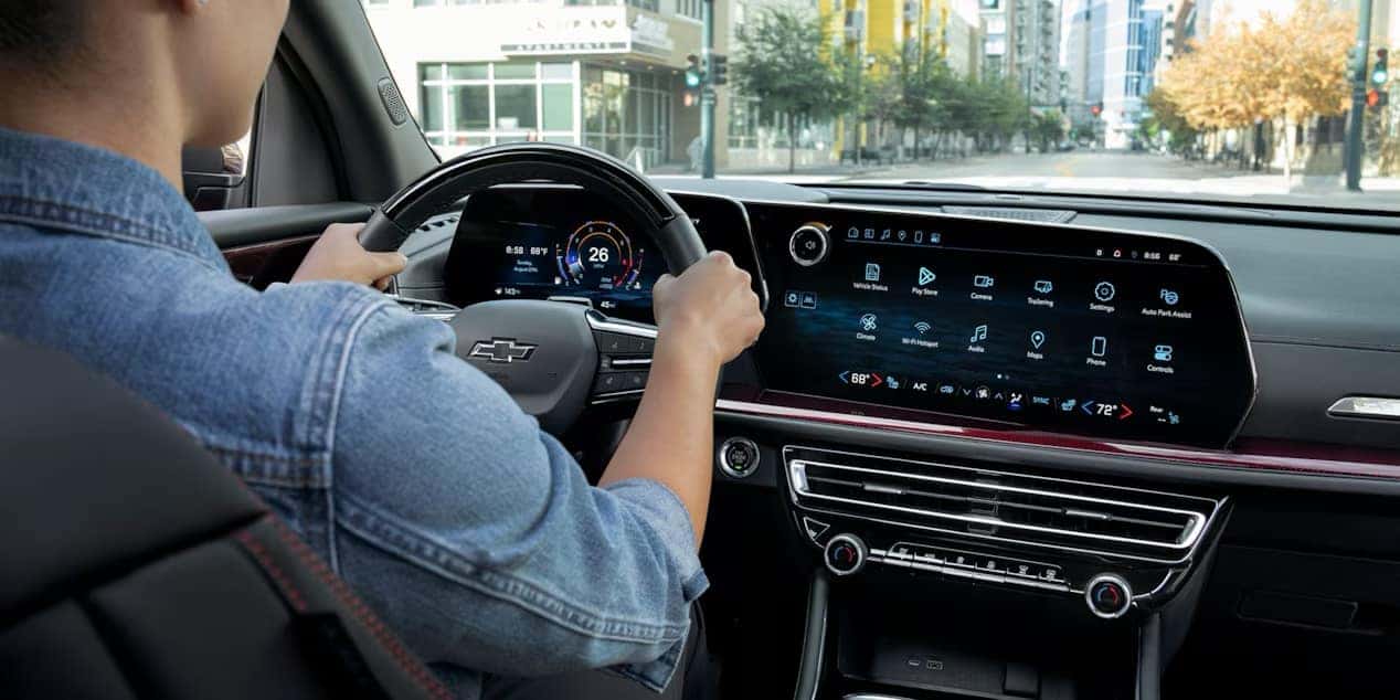 2026 Chevrolet Traverse 17.7-inch touchscreen infotainment system