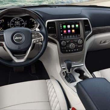 2018 Jeep Grand Cherokee Interior Front Seating and Dashboard