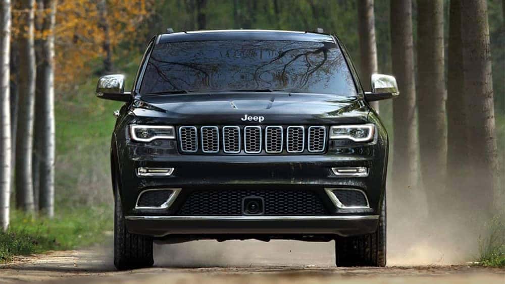 2019-Jeep-Grand-Cherokee-exterior-front-angle
