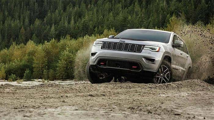 2019 Jeep Grand Cherokee Off-Roading