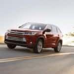 2017 Toyota Highlander RedDriving (700x394)