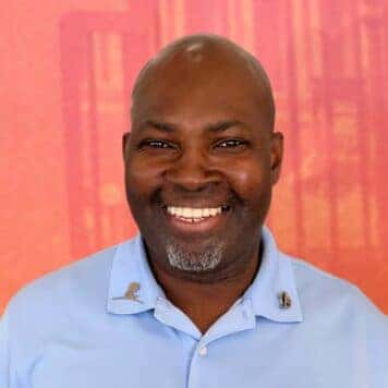 Yemi  Akinsola