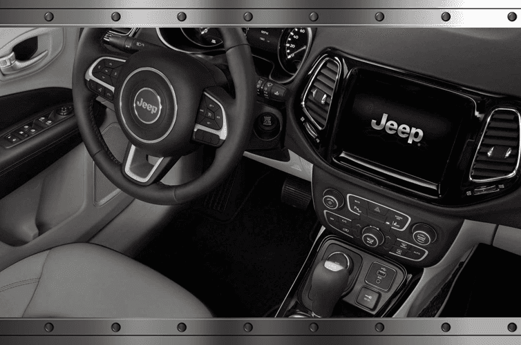 2019 Jeep Compass vs 2019 Kia Sportage Interior & Exterior Features Chicago IL