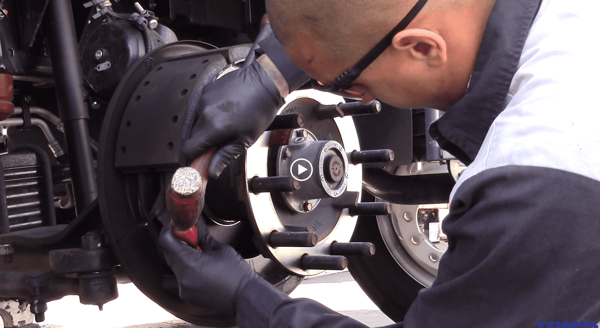 VIDEO How we replace your air brakes Tom's Truck Center