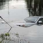 how to escape a sinking car