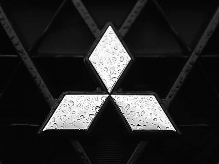 ¿Qué significan los 3 diamantes en Mitsubishi?